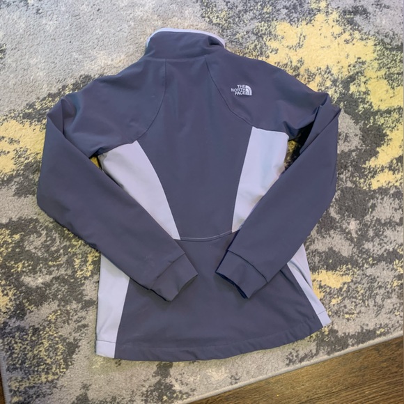 Like new The North Face women’s lined jacket size small - Picture 10 of 11